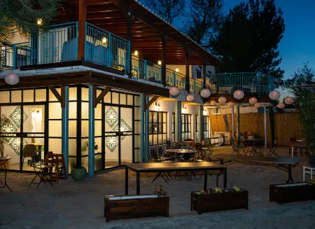 Neve Shalom Hotel Отели в г. Neve Shalom