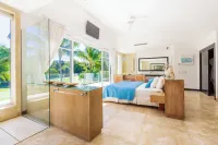 Luxury Villa Waterfall - Pool & BBQ
