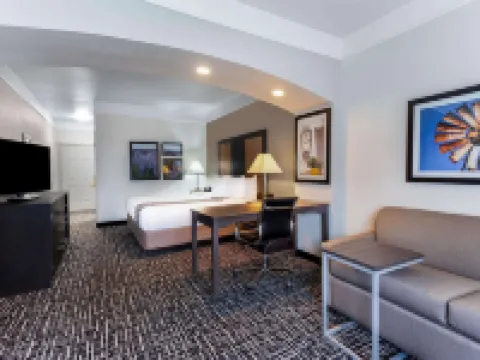 La Quinta Inn & Suites by Wyndham Seguin Hotels in Seguin