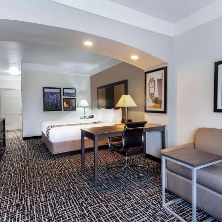 La Quinta Inn & Suites by Wyndham Seguin
