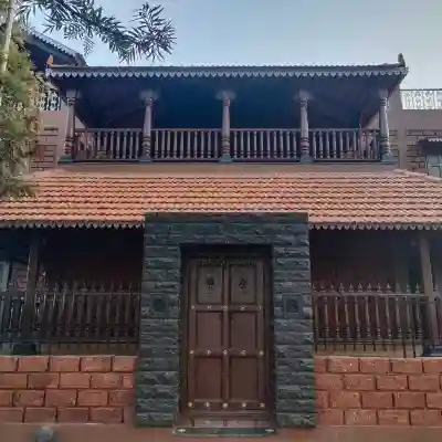 Apla Wada Hotel Exterior