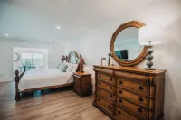 Guana Beach Inn Отели в г. 