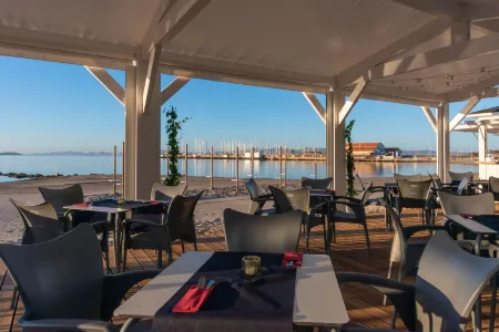 Hotel Ibersol Atrio del Mar Отели в г. Мар-Менор