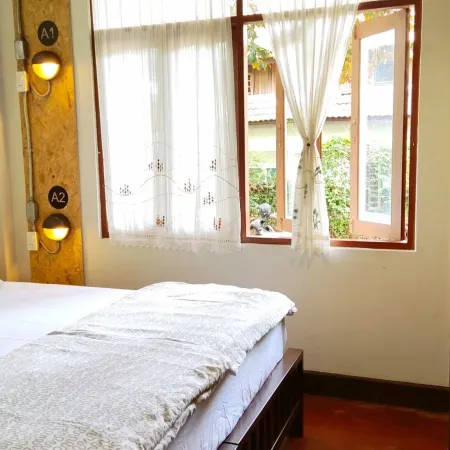 Chiang Mai D Hostel Отели рядом с достопримечательностью «Храм Дой Сутхеп»