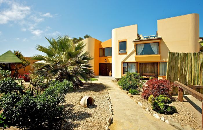 Sandcastle Apartments CC