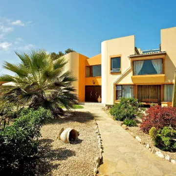 Sandcastle Apartments CC Hotels near Sunset Viewpoint