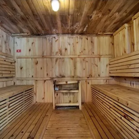 Phuruaboutique Hotel & Saunas