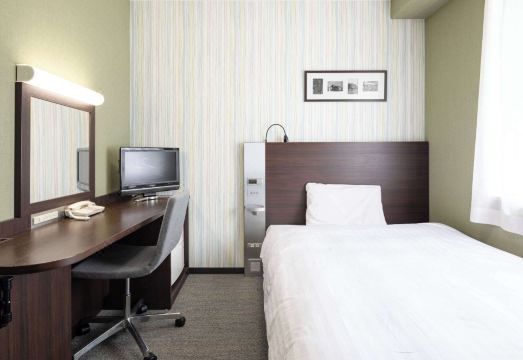 4. 컴포트 호텔 마..