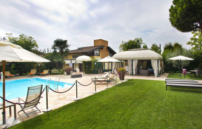 VIP's Motel Luxury Accommodation & Spa