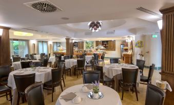Artemis Hotel