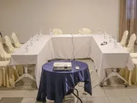 Itsandra Beach Hotel & Resort فنادق في موروني