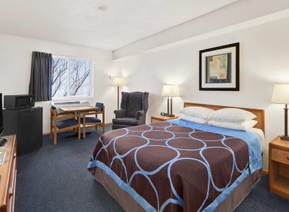 Super 8 by Wyndham Swift Current