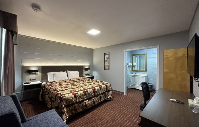Rodeway Inn & Suites