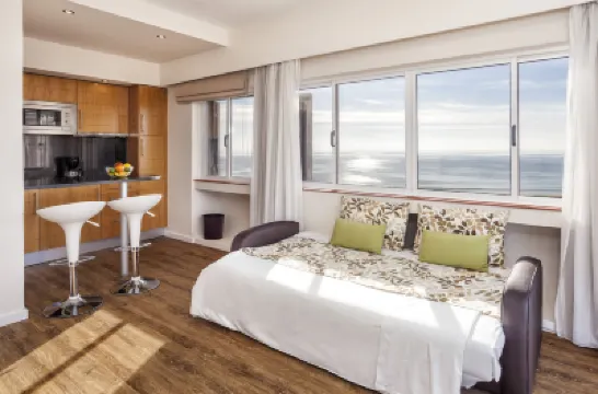 ペスターナ アルヴォル アトランティコ レジデンシーズ プライア・デ・アルヴォル周辺のホテル