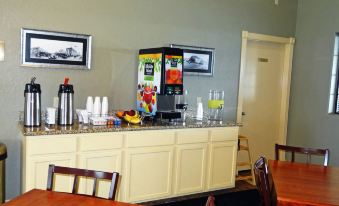 Kenedy Inn and Suites