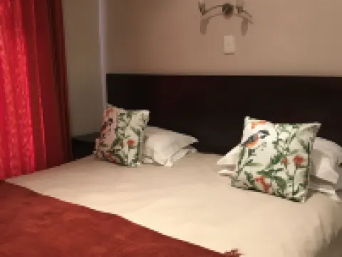 VJ's Guesthouse and Restaurant Hotels in Uitenhage