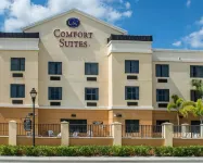 Comfort Suites Vero Beach I-95 - parking