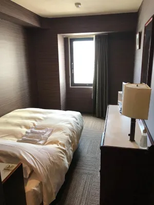 Hotel Crown Hills Nakamura فنادق في 