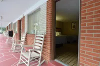 Travelowes Motel - Maggie Valley