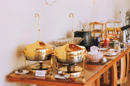 Keys Hotel Отели в г. Моши