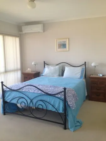 Christies No 1 Esplanade Отели в г. Хакхем