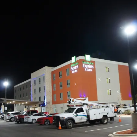 Holiday Inn Express & Suites PINEVILLE-ALEXANDRIA AREA by IHG