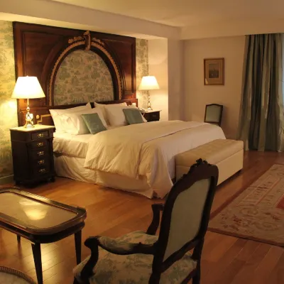 Hotel Club Frances Hotels near Daniel Maman Fine Art