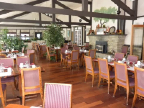 McIntosh Country Inn & Conference Centre Hotels in Stormont, Dundas and Glengarry United Counties