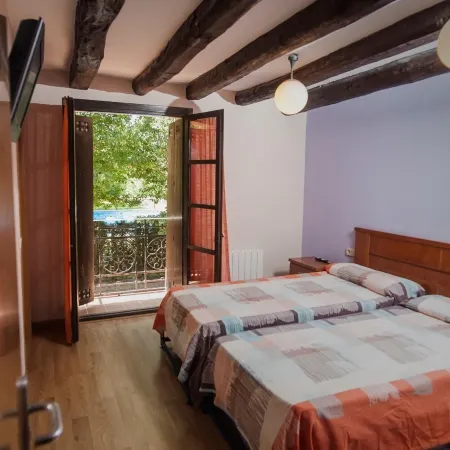 Hotel Panadería y Bungalows Ligüerre de Cinca,
