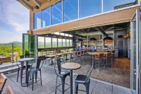 DoubleTree by Hilton Asheville Downtown - Barer