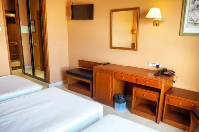 Hotel Humanes Отели рядом с достопримечательностью «Universidad Rey Juan Carlos»