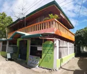 Guanna's Place Room and Resto Bar Hotels in Logon