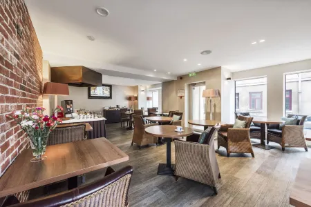 Amberton Cozy Hotel Kaunas Отели рядом с достопримечательностью «Костел Воскресения Христа»