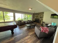 Lake Home with a spacious 1+ acre lot on Big Birch Lake - Wifi