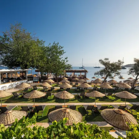 Daphnis Hotel