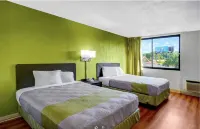 Travelodge by Wyndham Vernon CT