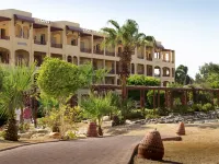 Robinson Soma Bay Hotels near Marina