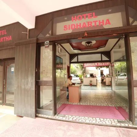 Hotel Sidhartha Walking Distance from TajMahal
