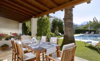 Castello Villa Daphnes - Private Pool & Whirlpool