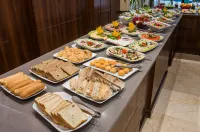 Naviti Warwick Al Khobar - petit déjeuner