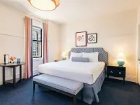 Hotel Triton Hotels near Chinatown