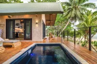 Matangi Private Island Resort - Pools
