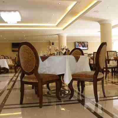 Golden Royal Hotel Dining/Meeting Rooms
