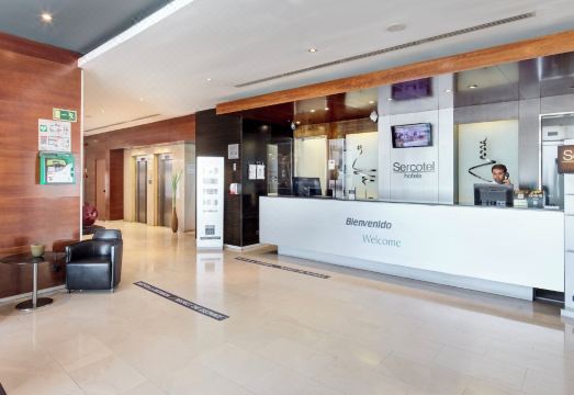 호텔 세르코텔 AB 리바스