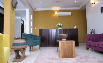The Highbridge Guest Lodge