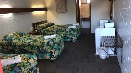 Century Motor Inn, Finley