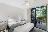 Landsborough Holiday Park Hotels in Bald Knob