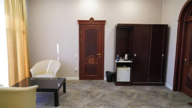 Premier Hotel Photos