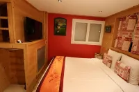 Le Lotus Blanc Hotels in Albertville