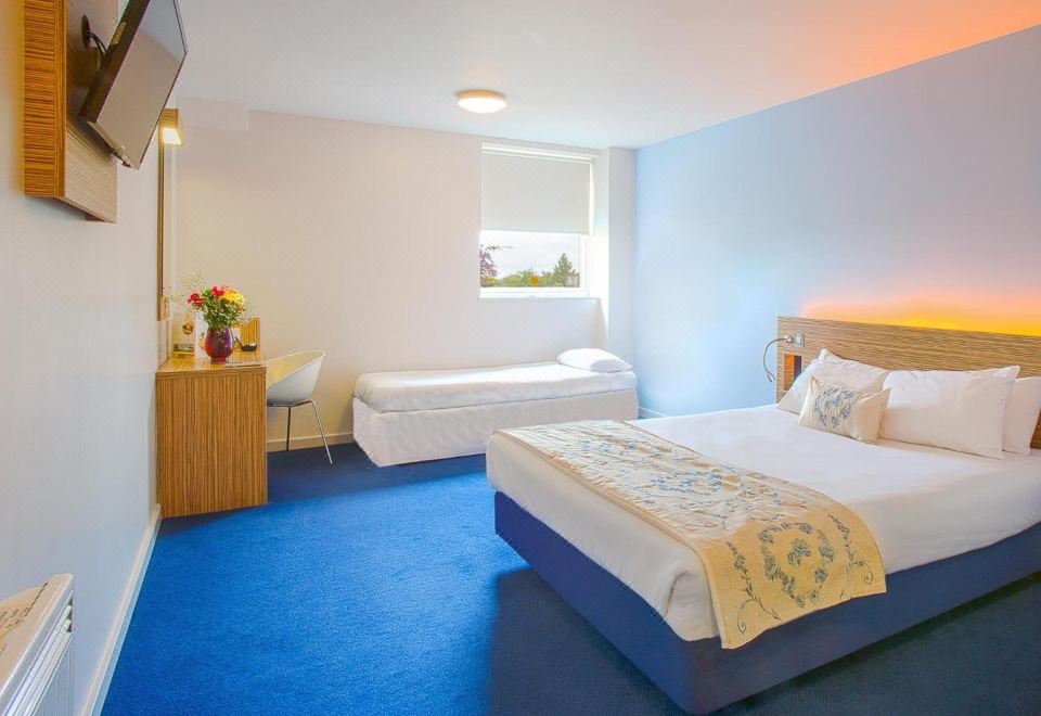 레드윙스 로지 울버햄튼 센트럴 외관 이미지